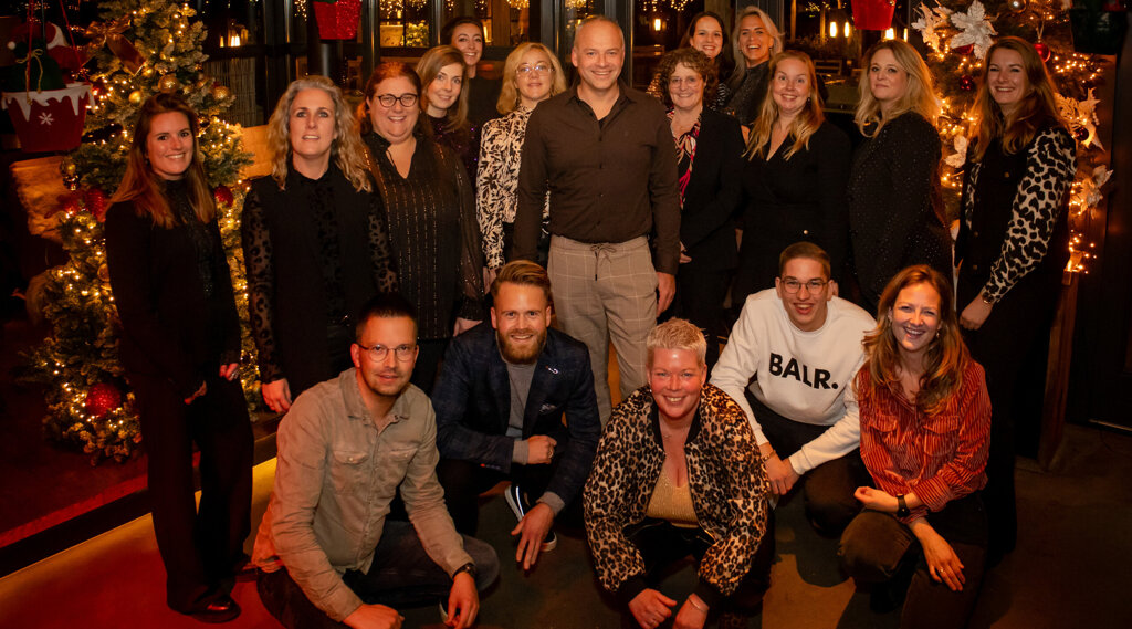 Marjon Zijlstra Fotografie-0001-groepsfoto met mendy.jpg